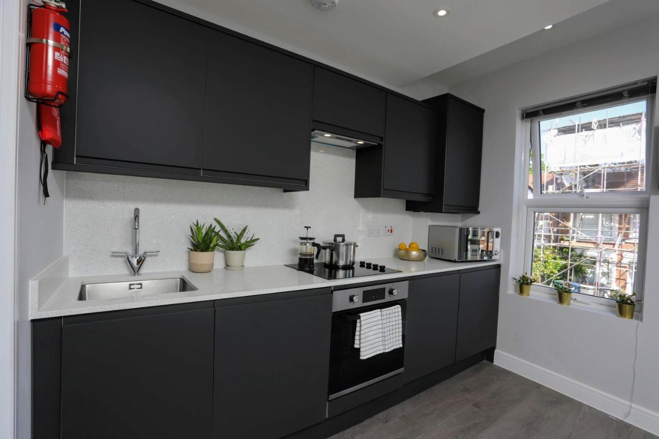 Aisiki Apartments At Stanhope Road, North Finchley, Airconditioned Multiple 2 Or 3-Bedroom, Pet-Friendly Duplex Flats, King Or Twin Beds, Airconditioned & Free Wi-Fi Екстер'єр фото