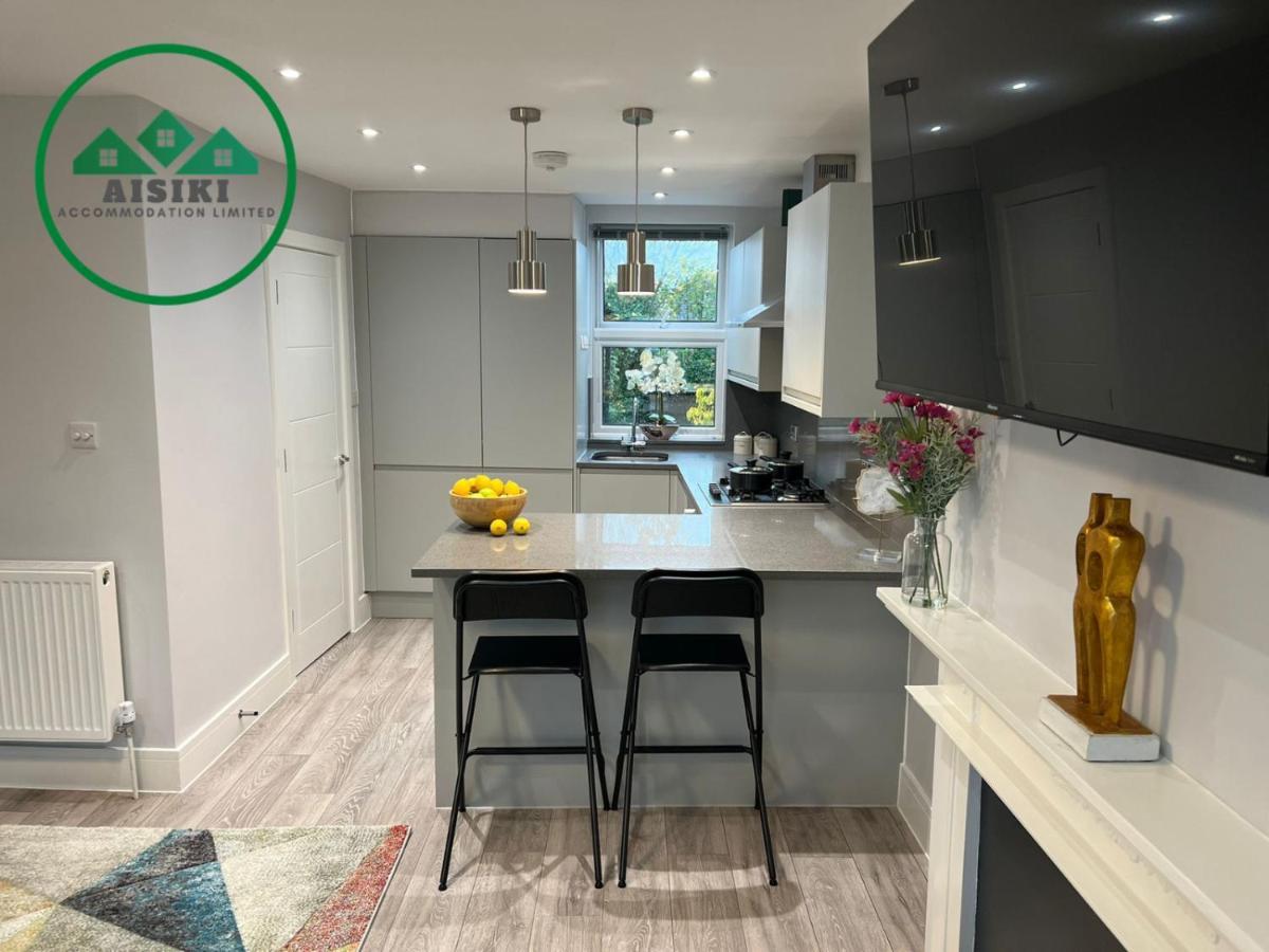 Aisiki Apartments At Stanhope Road, North Finchley, Airconditioned Multiple 2 Or 3-Bedroom, Pet-Friendly Duplex Flats, King Or Twin Beds, Airconditioned & Free Wi-Fi Екстер'єр фото