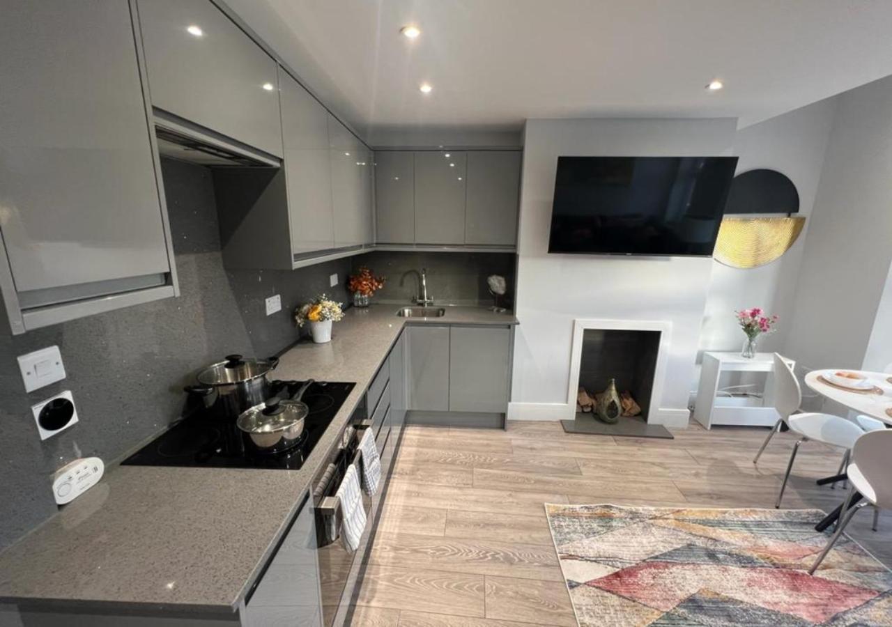 Aisiki Apartments At Stanhope Road, North Finchley, Airconditioned Multiple 2 Or 3-Bedroom, Pet-Friendly Duplex Flats, King Or Twin Beds, Airconditioned & Free Wi-Fi Екстер'єр фото