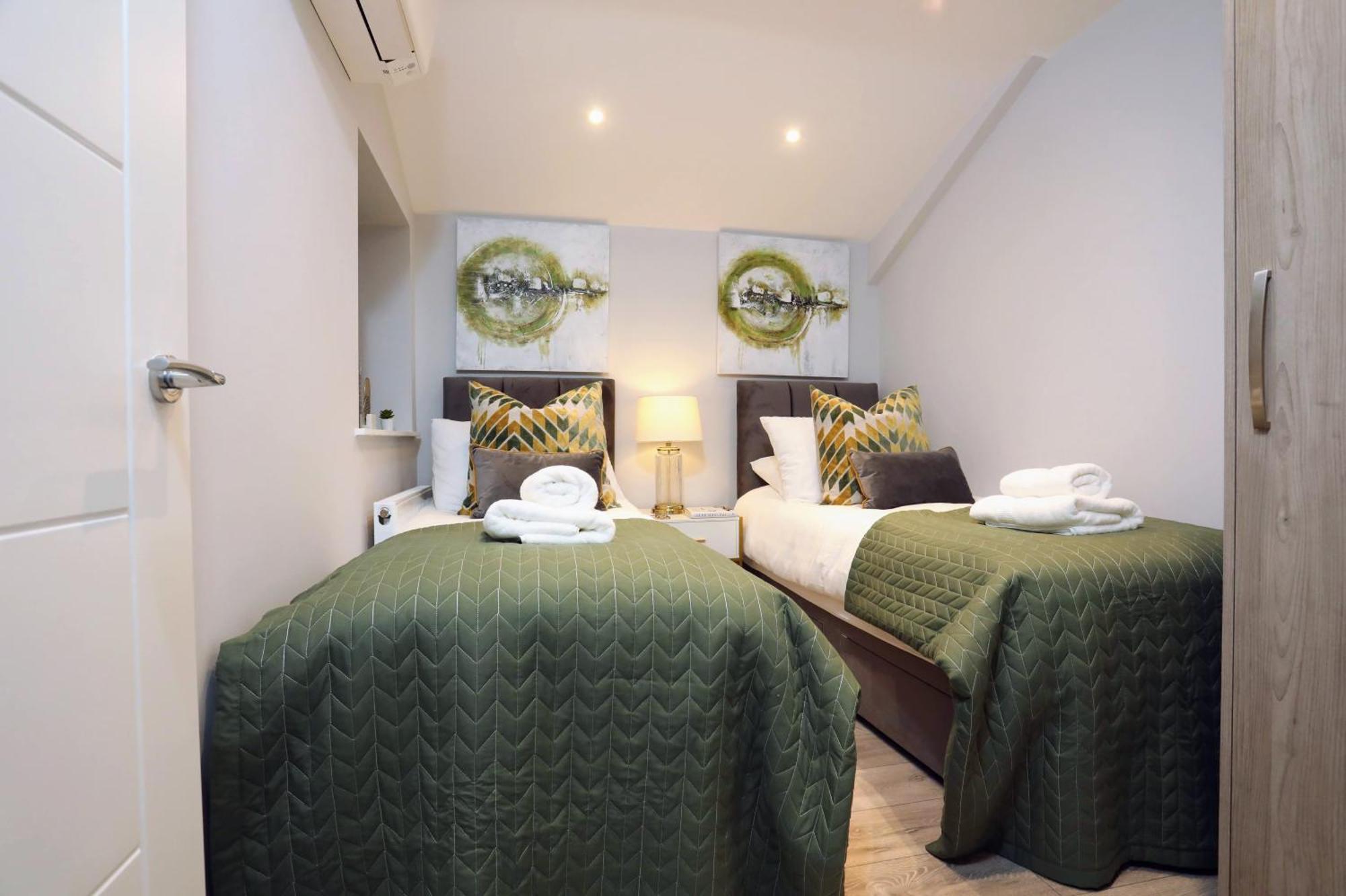 Aisiki Apartments At Stanhope Road, North Finchley, Airconditioned Multiple 2 Or 3-Bedroom, Pet-Friendly Duplex Flats, King Or Twin Beds, Airconditioned & Free Wi-Fi Екстер'єр фото