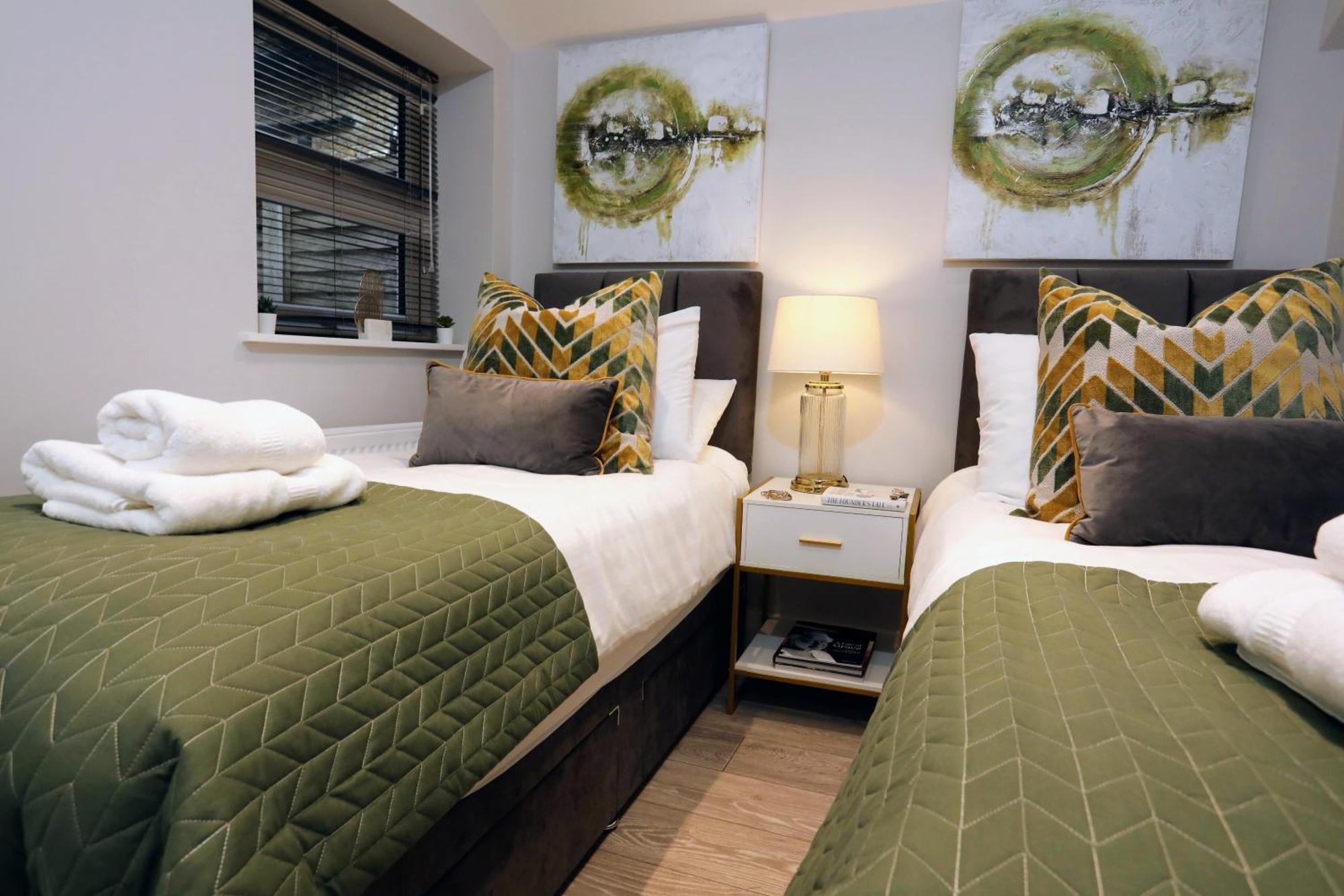 Aisiki Apartments At Stanhope Road, North Finchley, Airconditioned Multiple 2 Or 3-Bedroom, Pet-Friendly Duplex Flats, King Or Twin Beds, Airconditioned & Free Wi-Fi Екстер'єр фото