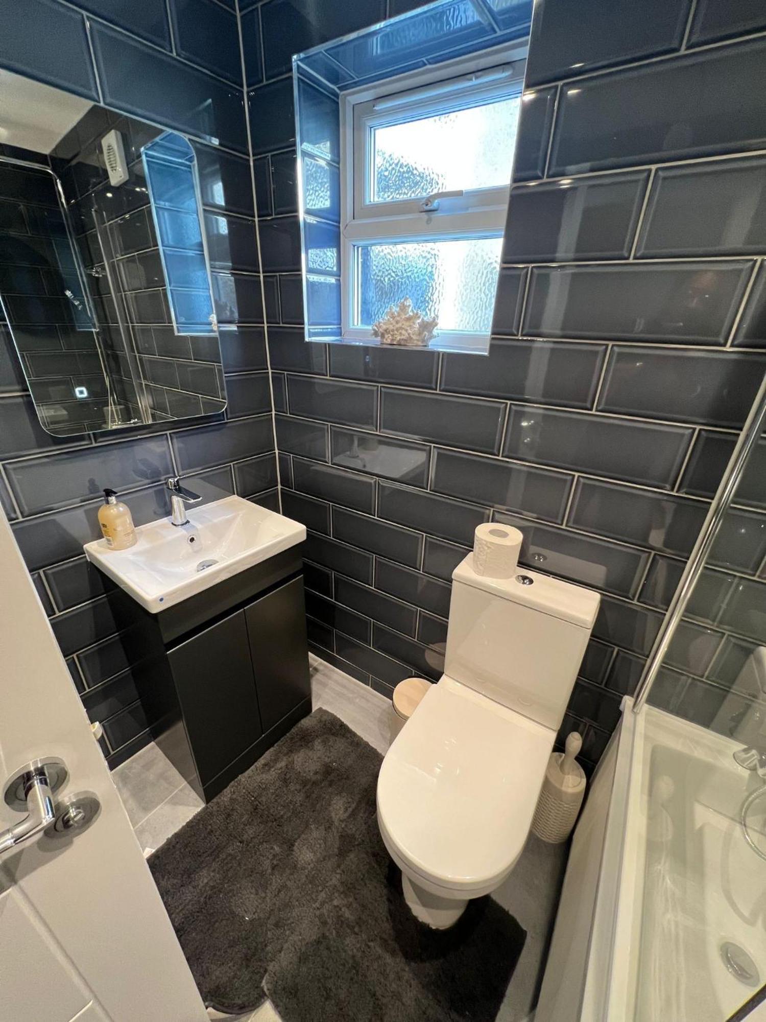 Aisiki Apartments At Stanhope Road, North Finchley, Airconditioned Multiple 2 Or 3-Bedroom, Pet-Friendly Duplex Flats, King Or Twin Beds, Airconditioned & Free Wi-Fi Екстер'єр фото